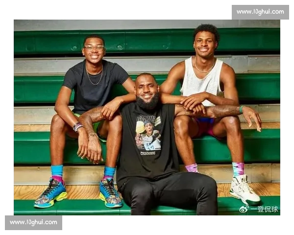 詹姆斯转发布朗尼扣篮训练：父子齐力见证成长！